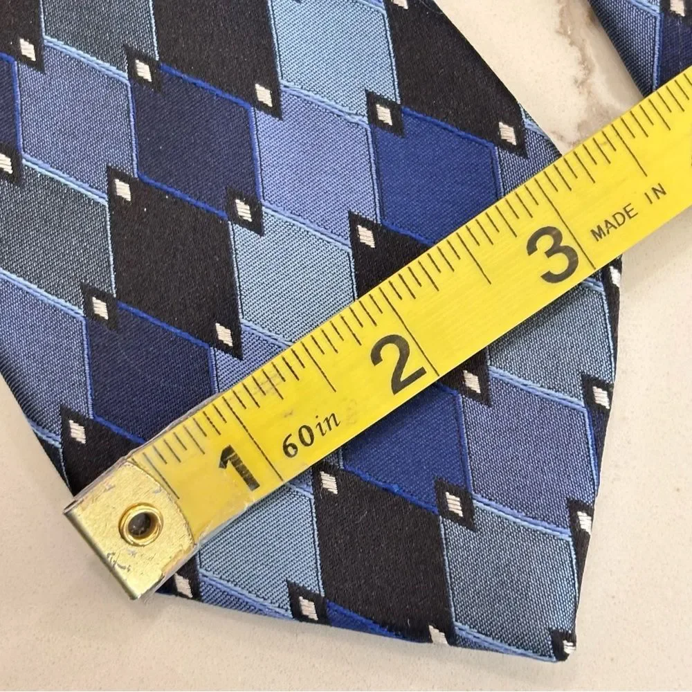 Arrow Men’s Blue Argyle Pattern 100% Silk Tie with Navy Diamonds Classic Formal